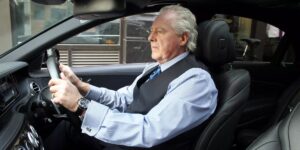 Read more about the article The Top Attributes of a Professional Chauffeur for Your Journey